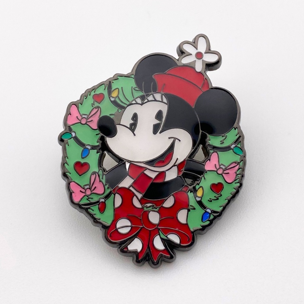 Disney Loungefly Minnie Mouse Christmas Wreath Pin - Picture 2 of 7